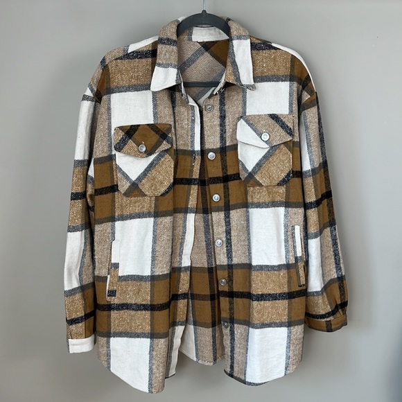 Jackets & Blazers - Plaid Shacket